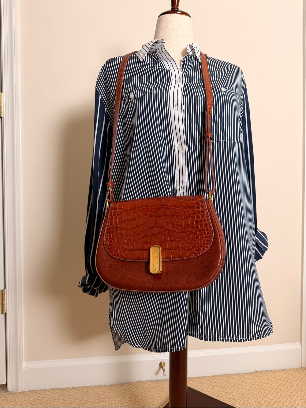Vintage Brahmin Brown Croc Embossed Leather Crossbody Saddle Bag